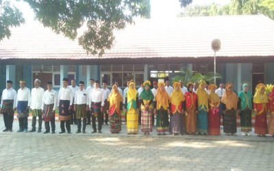 Civitas Akademik SMKS BINONG PERMAI Melaksanakan Upacara Peringatan Hari Sumpah Pemuda