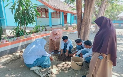 Siswa Fase- E SMKS BINONG PERMAI Melakukan Kegiatan P5 dengan Tema Kewirausahaan
