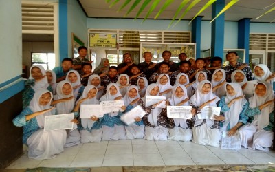 DUKCAPIL Kabupaten Jakarta Pusat MEMFASILITASI LAYANAN PEREKAMAN E-KTP DI SMKS BINONG PERMAI